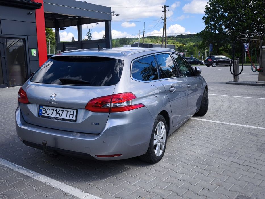 Peugeot 308 base 2015 року