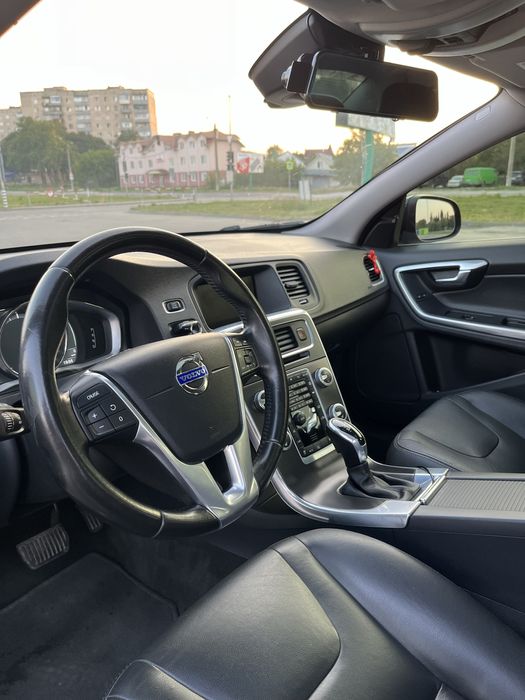 Volvo S 60 T5, 2015 рік