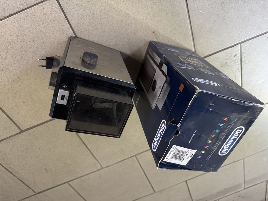 Młynek do kawy DeLonghi KG89 Żarnowy