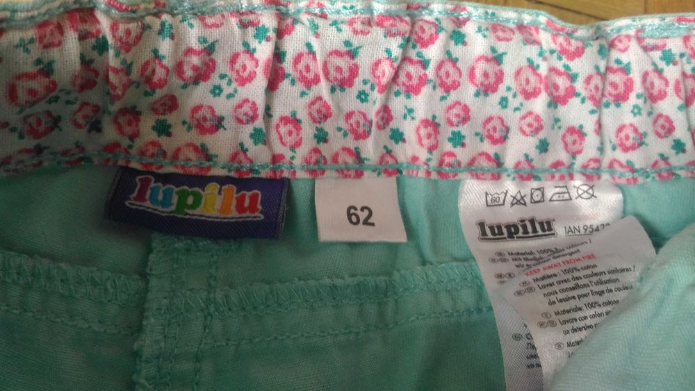 Pastelowe spodenki jeansy z serduszkami r. 62 + gratis