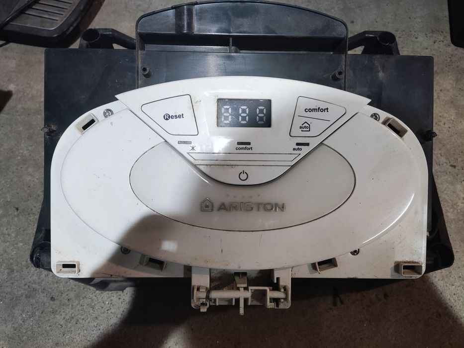 Продам котел Аристон по запчастинах