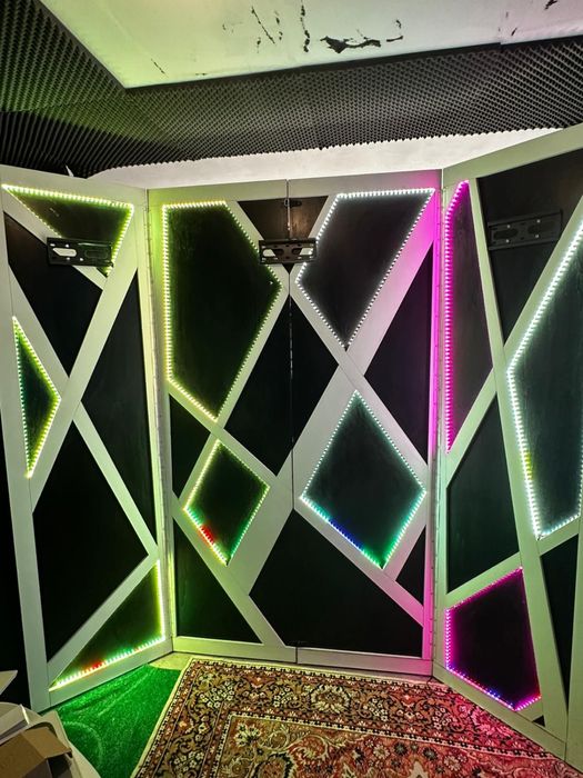 Paineis em madeira com leds