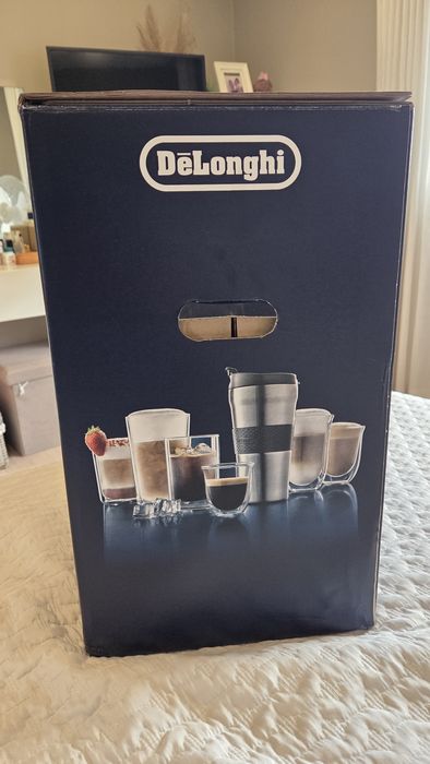 Máquina DeLonghi Eletta Explore Titânio