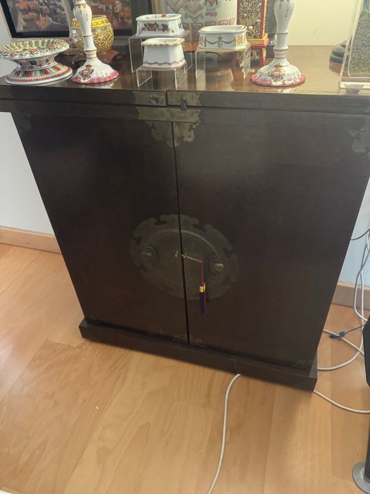 móvel japonês , bar com rodas