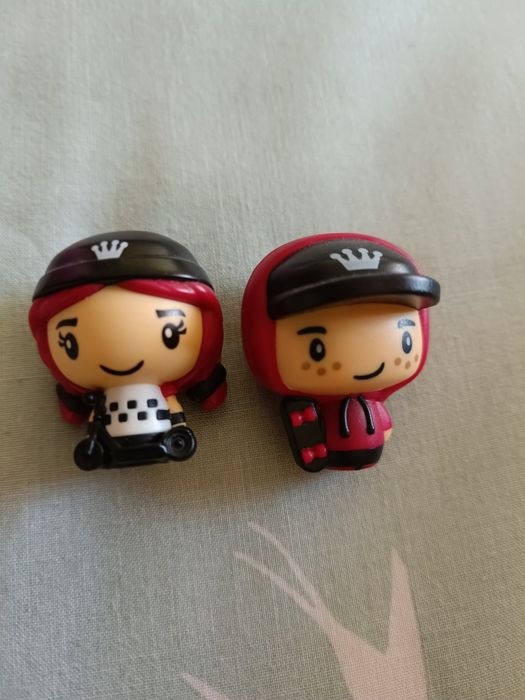 Фигурки мальчик и девочка