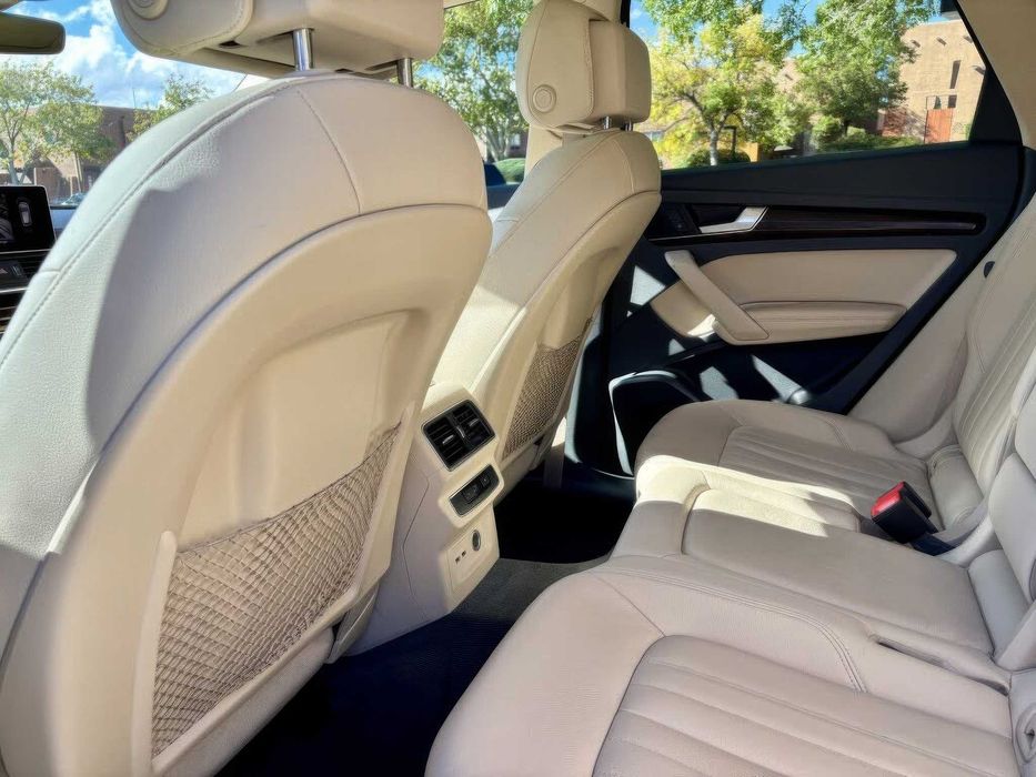 Audi Q5 quattro Premium Plus      2019