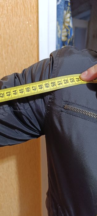 Продам  куртку розмір 48-50.