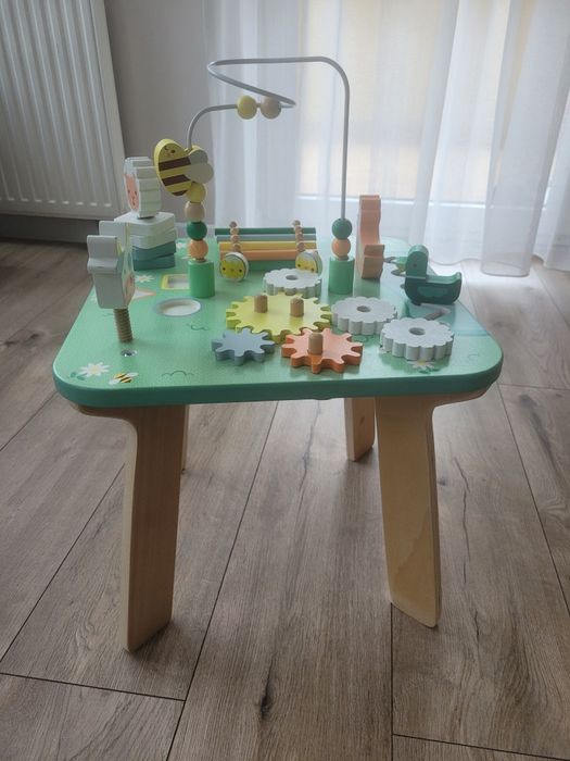 Drewniany stolik edukacyjny Janod