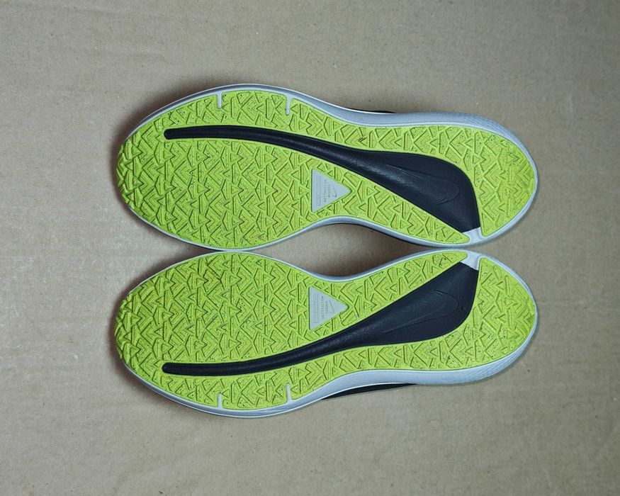 Оригінальні Бігові Кросівки Nike Air Winflo 9 Shield  Розмір 39