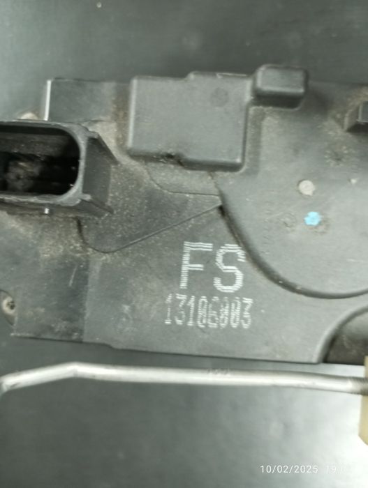 Fechadura porta de traz direita astra H/ Zafira