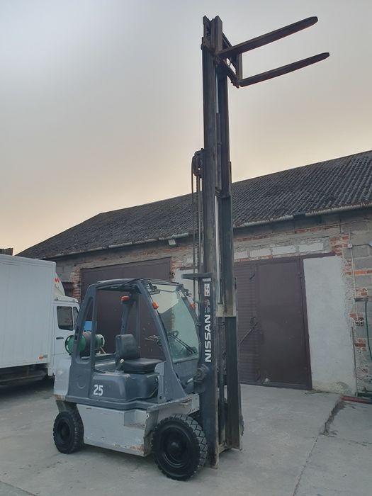 Wózek widłowy Nissan FG25* Toyota** FG25* FG20* Komatsu* TRIPLEX*