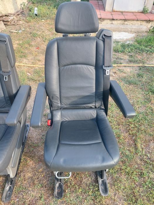 Сидіння капітанки Mercedes Benz 639-447