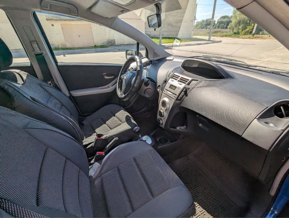 Toyota Yaris, 1.3, робот, 2006