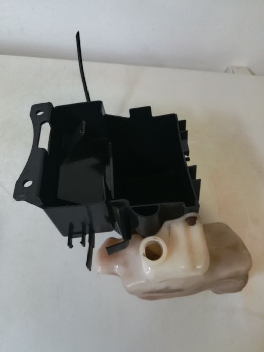 Caixa bateria Honda CBR1000F