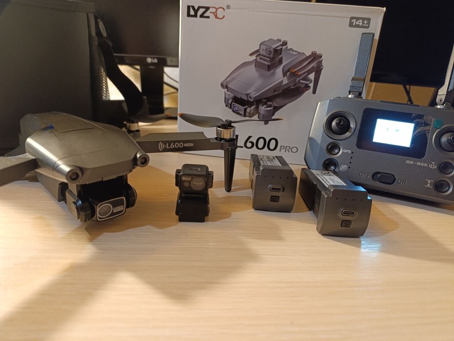 Квадрокоптер дрон с камерой LYZRC L600 PRO