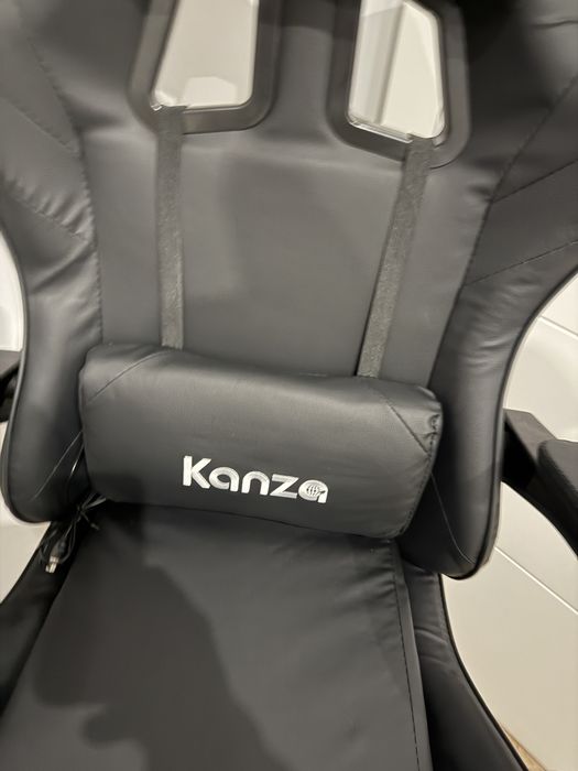 Fajne Krzeslo geamingowe z masażem Nowe !