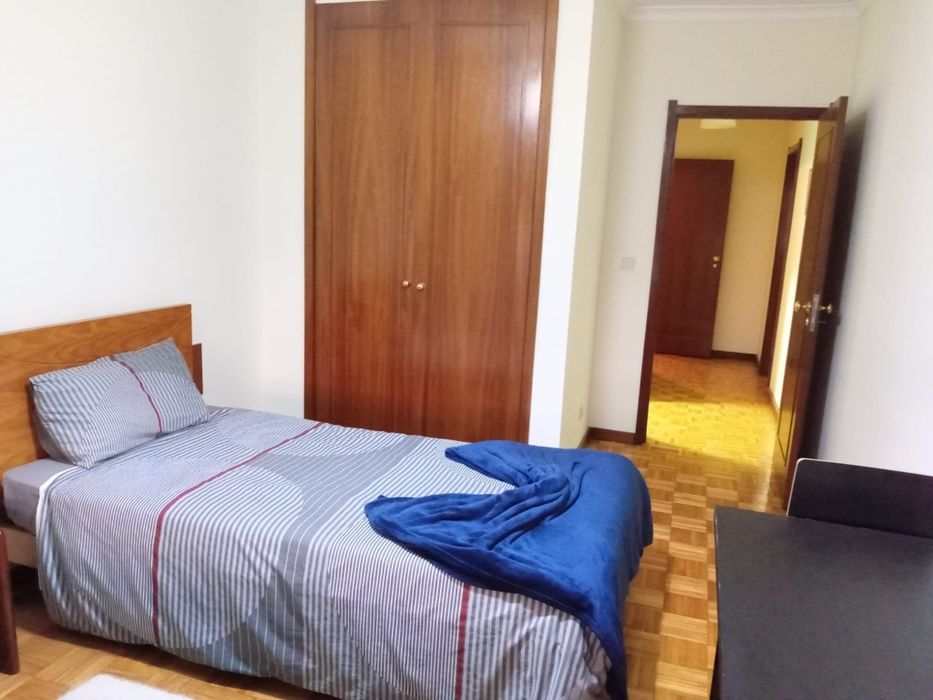 Quarto individual  no polo universitário