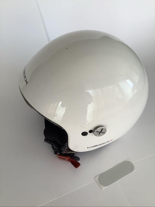 Capacete NEXX Vision branco.