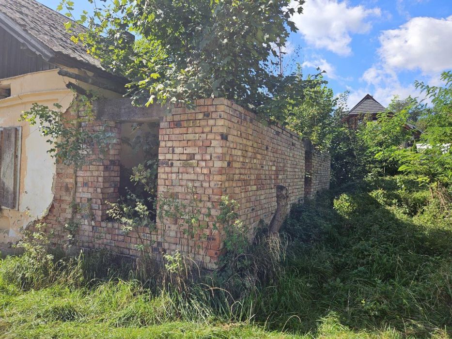 Будинок з землею 9,32сотих в центрі Косова