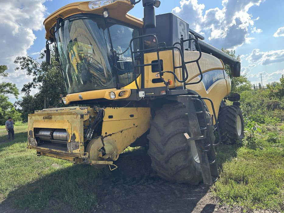 Продається зернозбиральний комбайн Нью Холонд СХ 8080