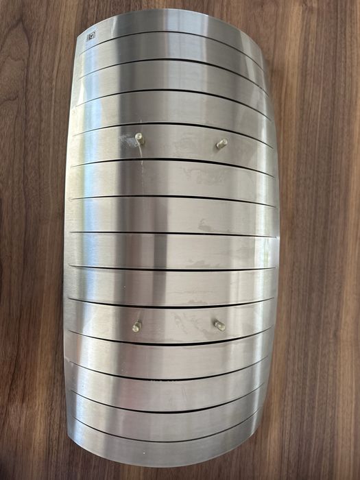 Peça de design em metal escovado | estilo contemporâneo