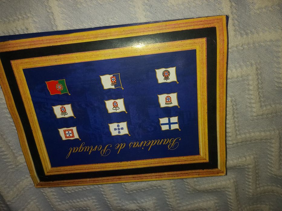 Coleção de pins da Bandeira Portuguesa