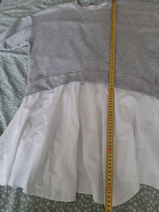 Dłuższa bluza Zara