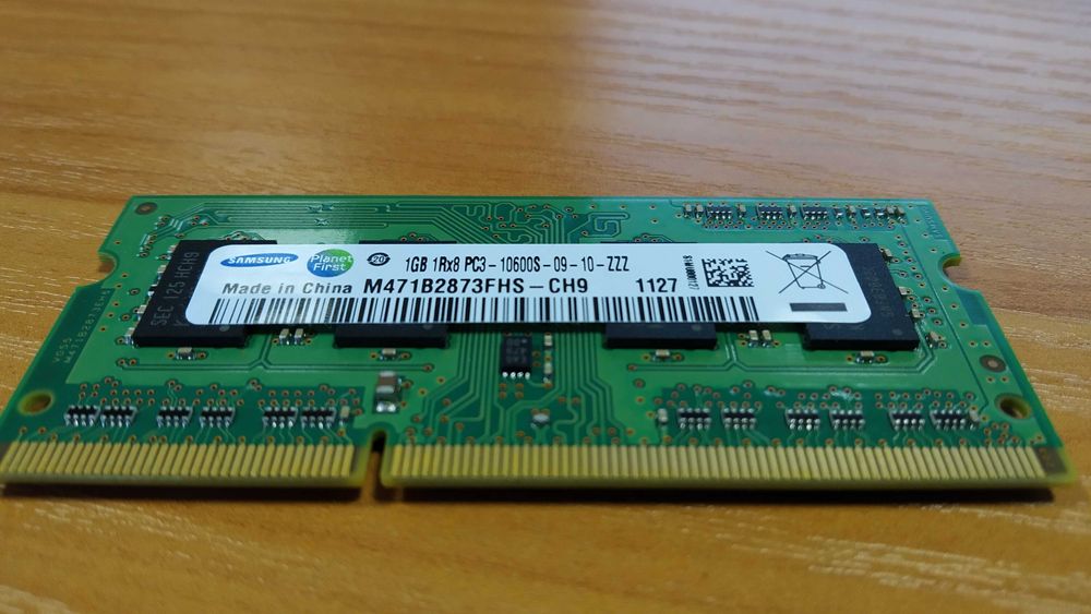 Оперативна пам'ять RAM DDR3 1Gb Samsung 1R*8 M471B2873FHS-CH9