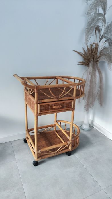 Vintage włoski bambusowy barek na kółkach Boho hippie