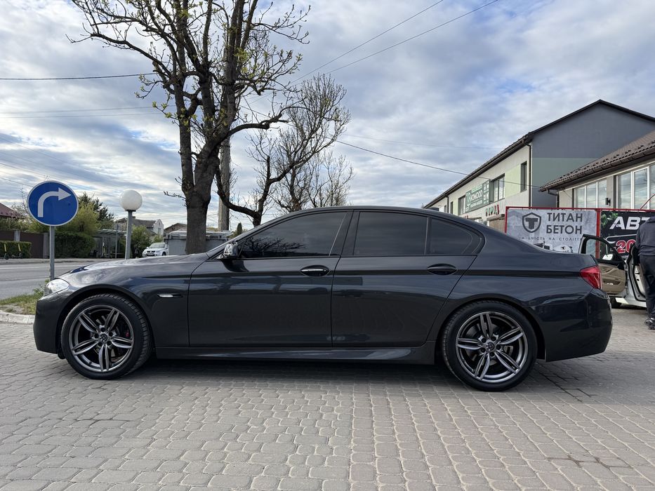 Продаж 535і BMW  2012 рік 3,0 Бензин