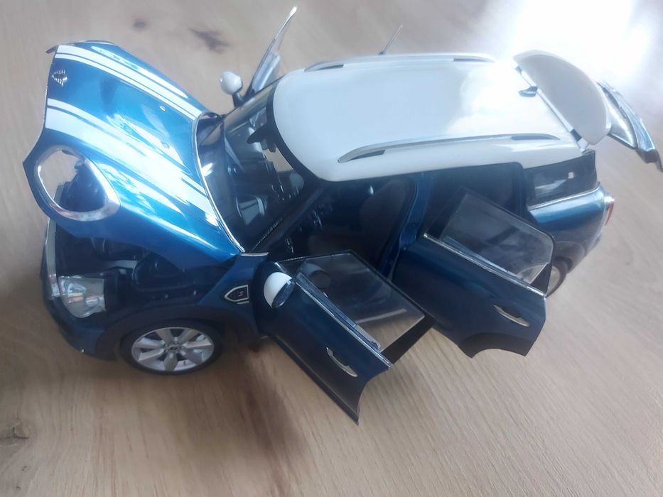 Samochód kolekcjonerski mini countryman 1:18