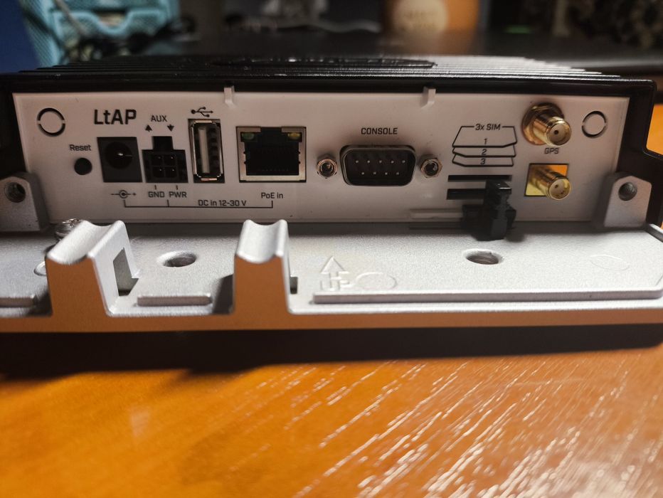 Mikrotik LtAP6 LTE6 kit