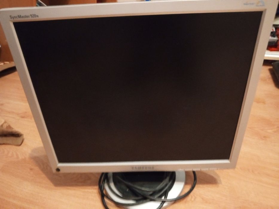 Продам  монитор.