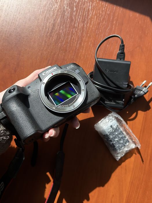 Фотокамера бездзеркальна Canon EOS RP body