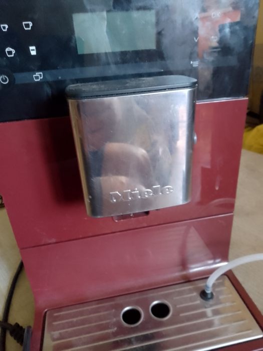 Кавомашина Miele CM 5300 / CM5310 чорна на ремонт або деталі миле міле