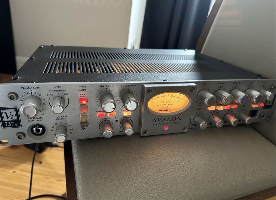 Preamp AVALON VT 737SP