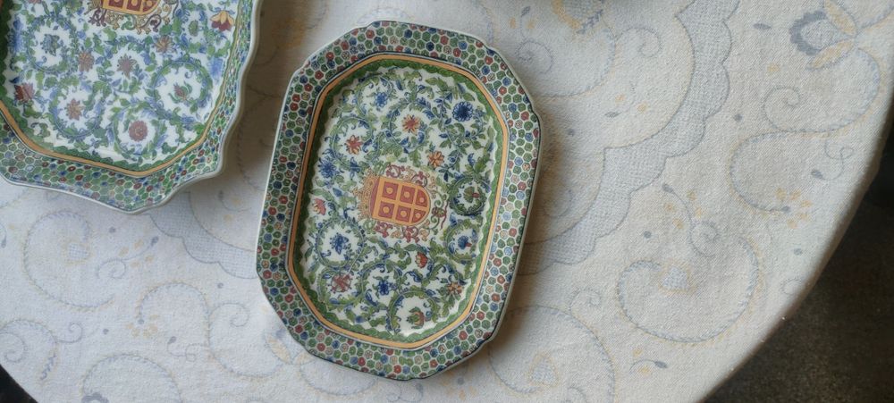 Travessas pintadas à mão