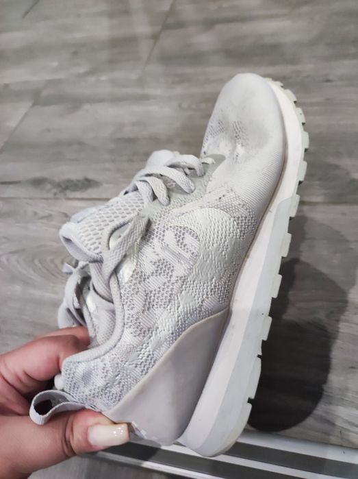 Śliczny buty Nike w rozmiarze 40