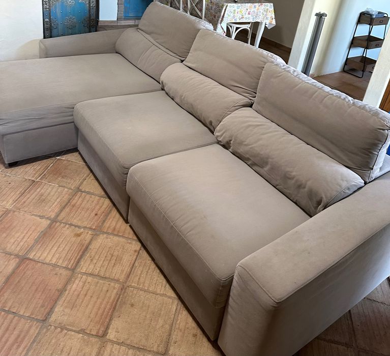 Sofá gato preto 3 lugares com chaise lounge