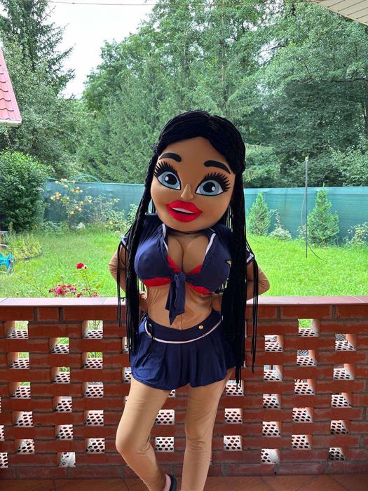 Стриптизери- аніматори, білий ведмідь