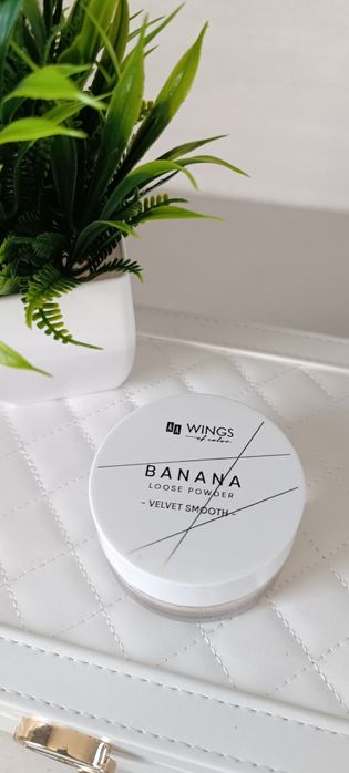Puder sypki do twarzy marki AA Wings