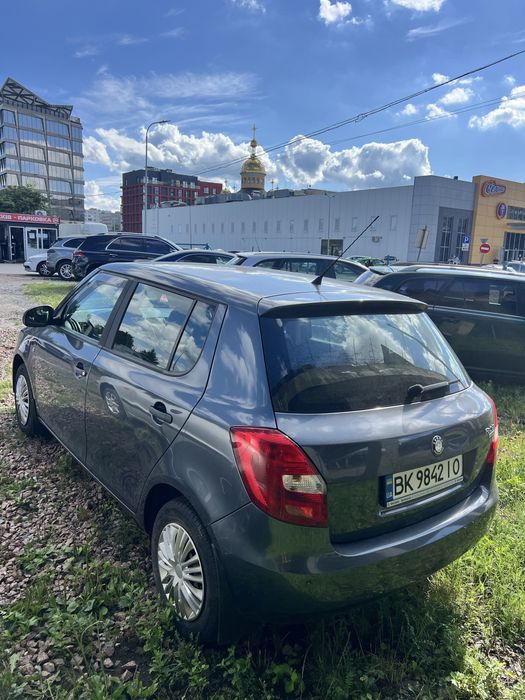 Шкода Фабія на газу