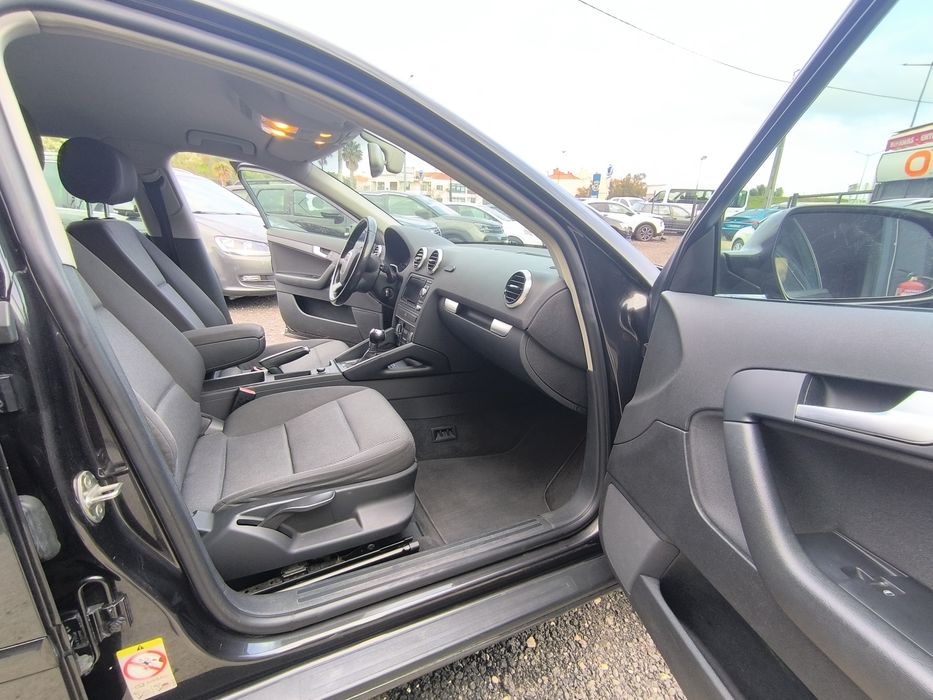 Audi A3 Sportback 1.6TDI Attraction Business Line cx Aut S-Tronic - 12