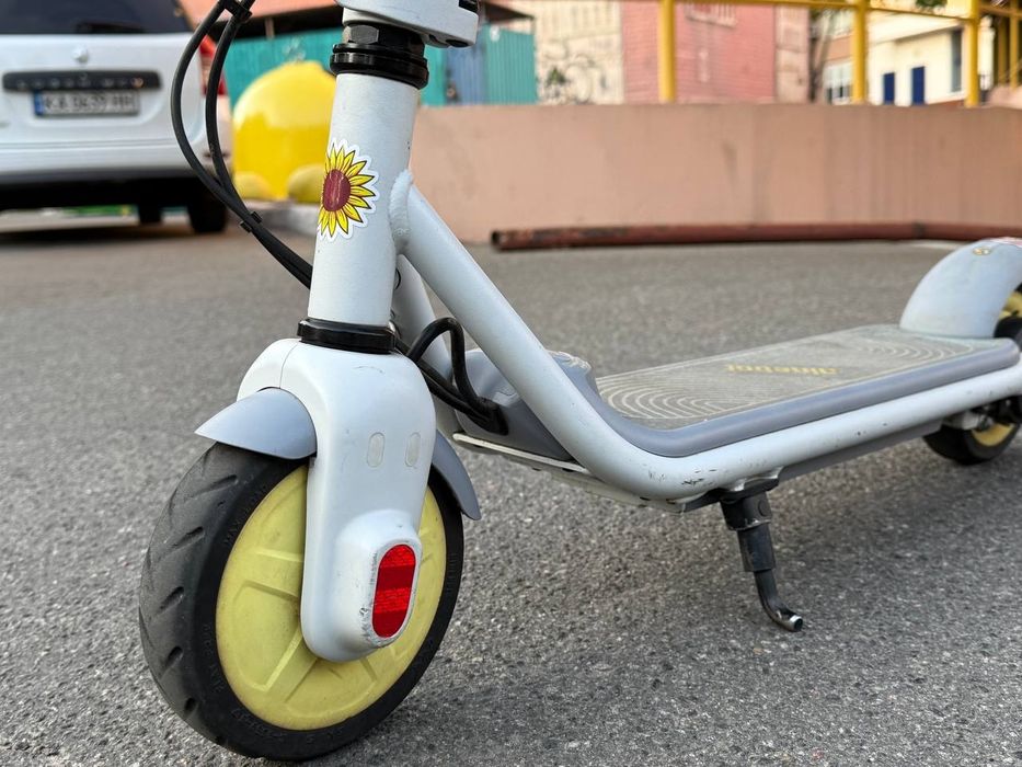 Дитячий електросамокат Segway Ninebot C10 – майже новий