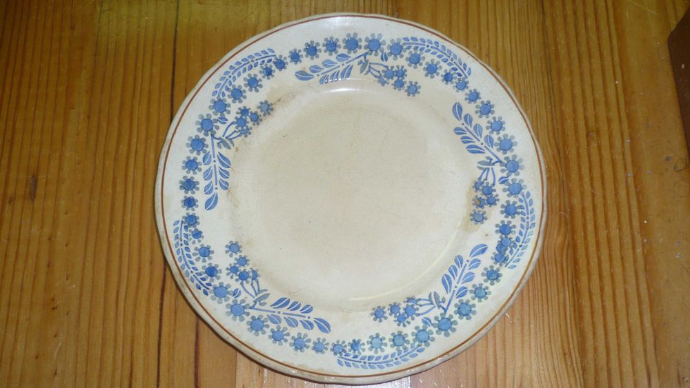 Prato em Faiança de Sacavém - Antigo
