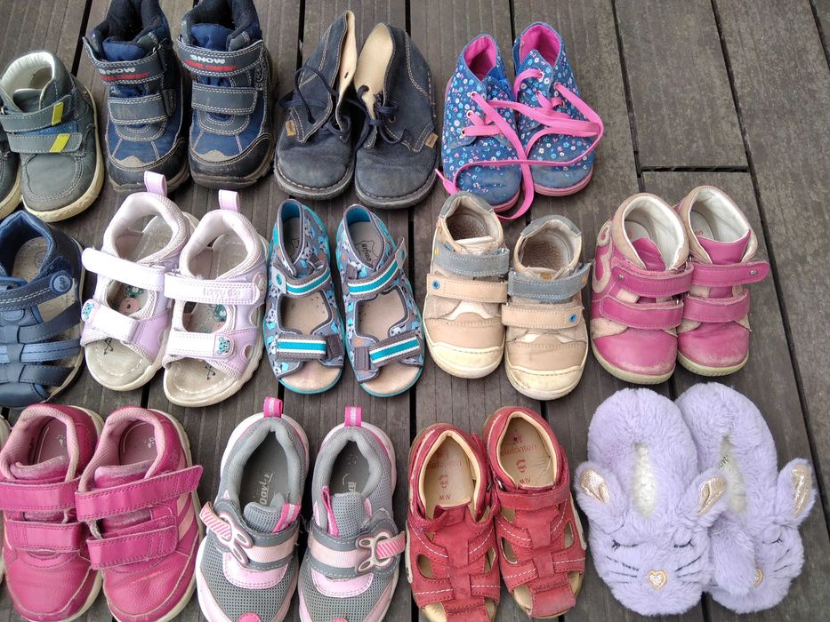 Buty dziecięce w rozm. 23-24 - 20 par