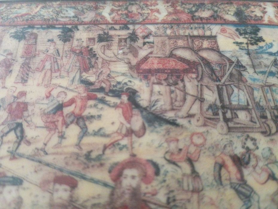 Prato porcelana tapeçarias D João de Castro