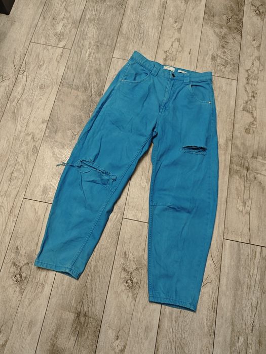 Spodnie jeansowe niebieskie Bershka balloon L 100 % bawełna z dziurami