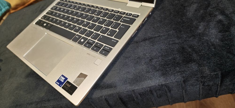 Laptop HP x360 830 G11