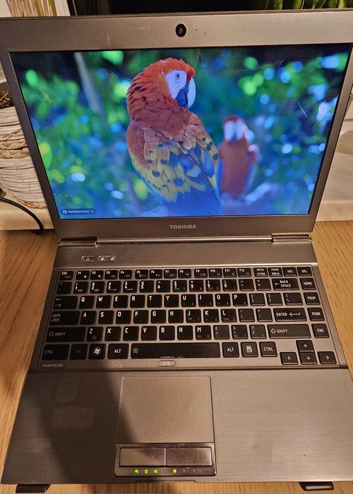 Ultrabook TOSHIBA Z835-P330 - WIN 11 - 4GB RAM - Intel I3 - 128 GB SSD